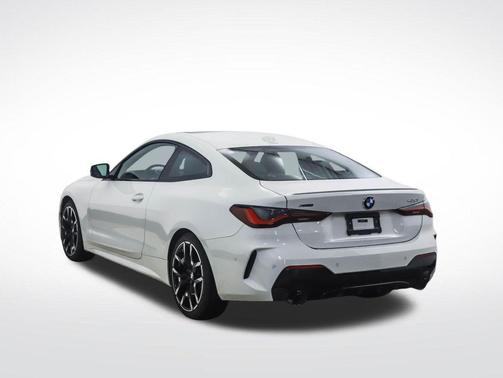 Alpine White 2026 BMW 430 i xDrive