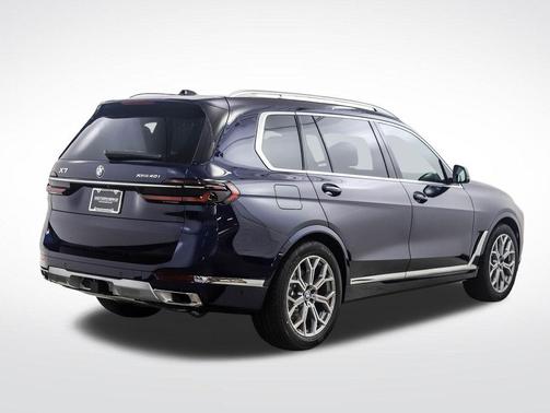 Tanzanite Blue II Metallic 2026 BMW X7 xDrive40i