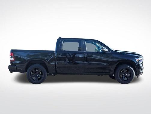 Diamond Black Crystal Pearlcoat 2024 RAM 1500 Big Horn/Lone Star
