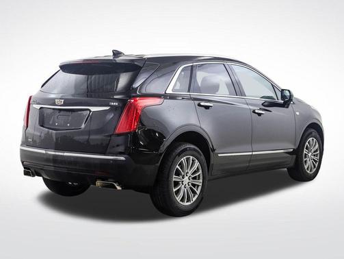 Stellar Black Metallic 2017 Cadillac XT5 Luxury