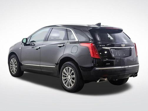 Stellar Black Metallic 2017 Cadillac XT5 Luxury