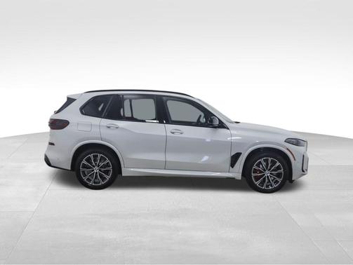 2025 BMW X5 M60i