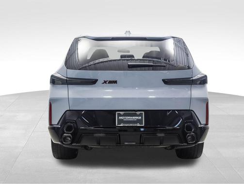 Brooklyn Grey Metallic 2026 BMW XM Label