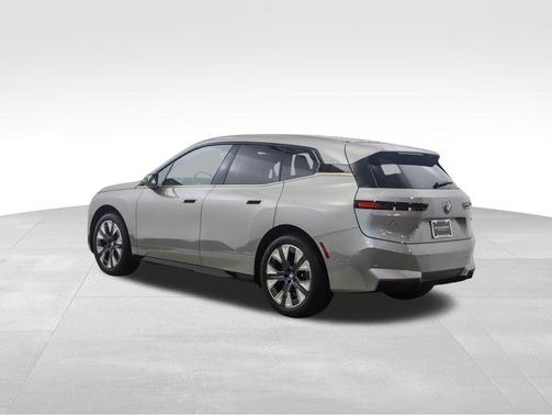 2026 BMW iX xDrive60