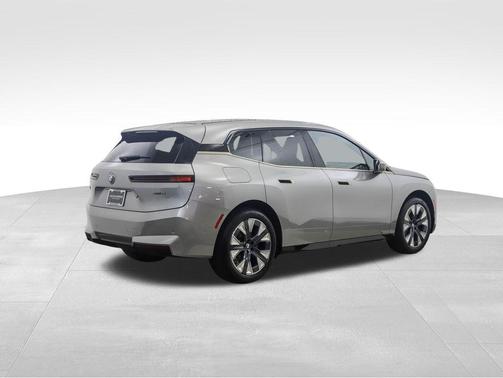 2026 BMW iX xDrive60