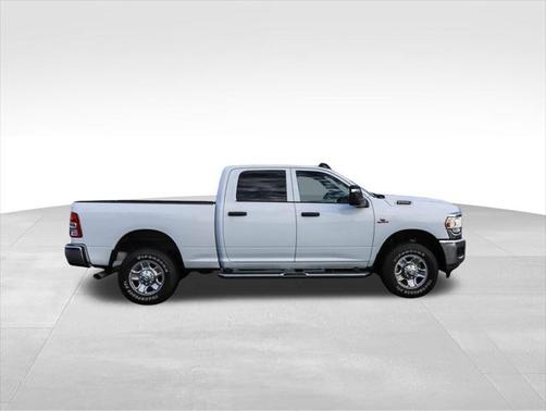 2024 RAM 2500 Tradesman Crew Cab 4x4 6'4' Box