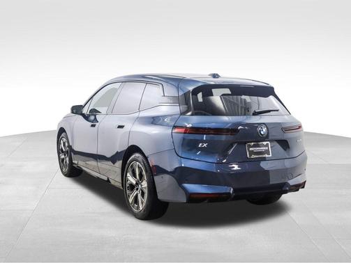 2026 BMW iX xDrive45