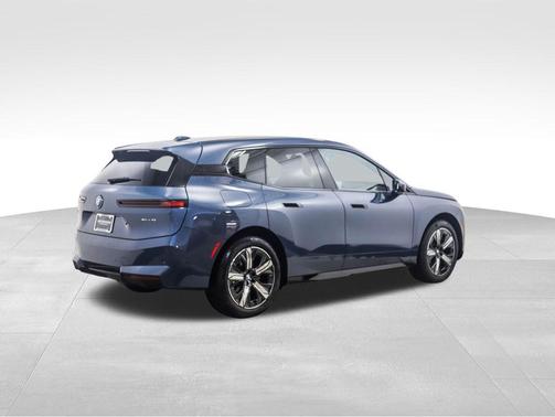 2026 BMW iX xDrive45