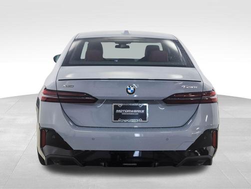 2026 BMW 530 i xDrive