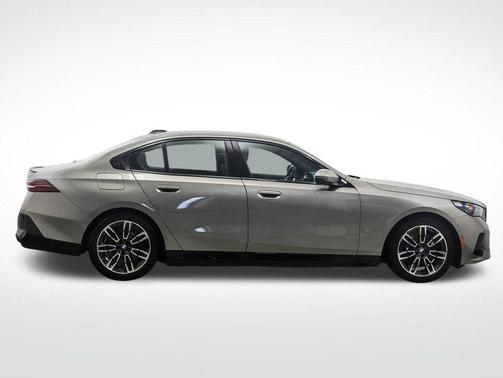 Oxide Grey Metallic 2027 BMW 550e 550e xDrive