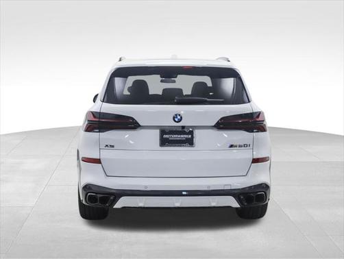 2025 BMW X5 M60i