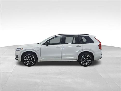 2023 Volvo XC90 Recharge Plug-In Hybrid T8 Plus Dark Theme 7-Seater