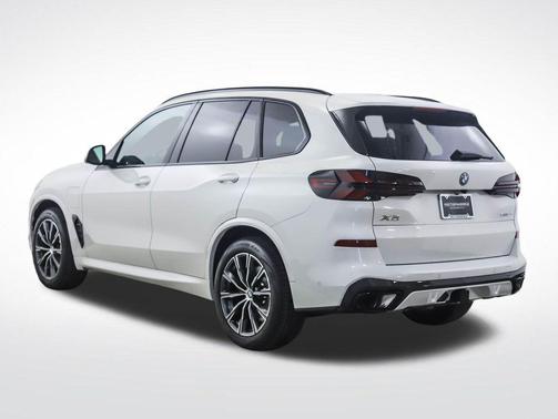 Mineral White Metallic 2026 BMW X5 PHEV xDrive50e