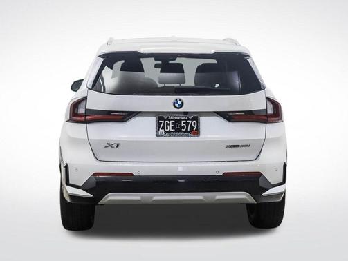 White Metallic 2025 BMW X1 xDrive28i