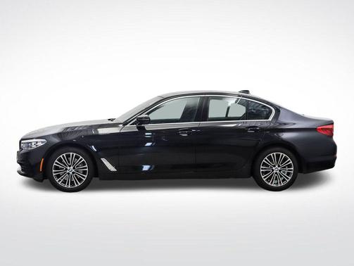 Black Sapphire Metallic 2019 BMW 530 i xDrive