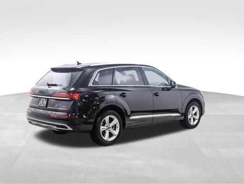2024 Audi Q7 45 Premium