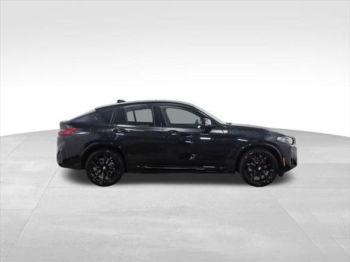 2025 BMW X4 xDrive30i