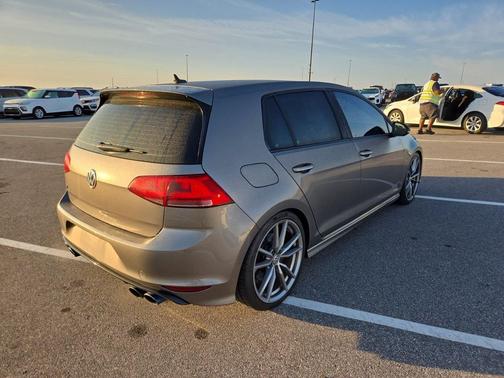 2017 Volkswagen Golf R 2.0T DSG