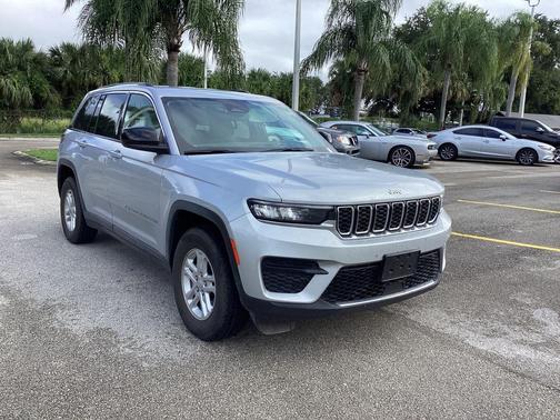 2024 Jeep Grand Cherokee Laredo