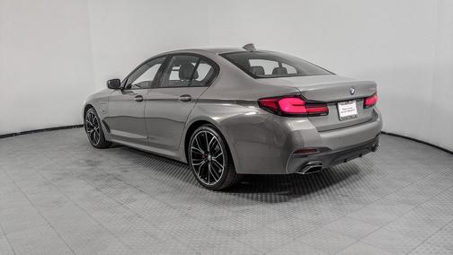 2022 BMW 530 i