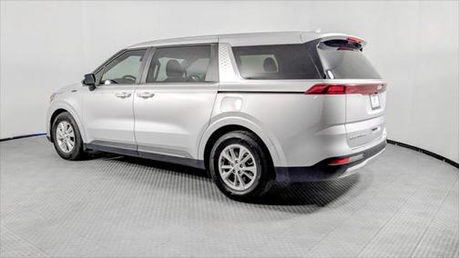 2022 Kia Carnival LX
