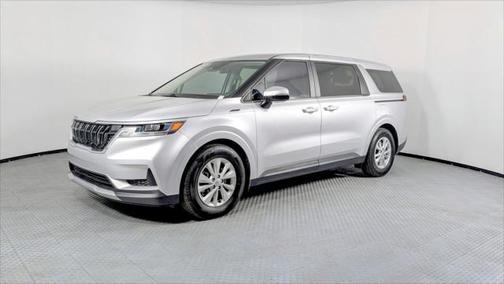 2022 Kia Carnival LX