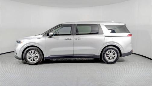 2022 Kia Carnival LX