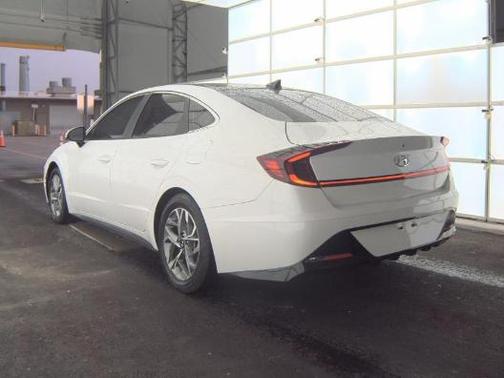 2022 Hyundai SONATA SEL