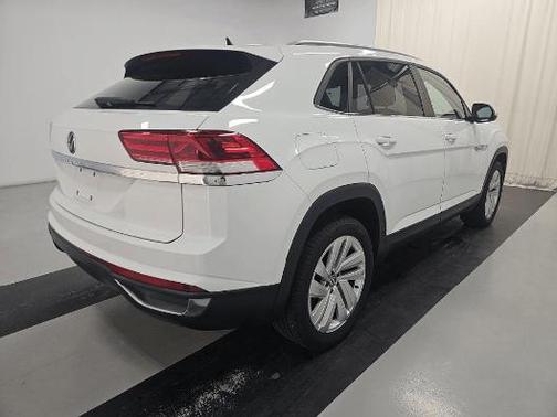 2021 Volkswagen Atlas Cross Sport 2.0T SE w/Technology