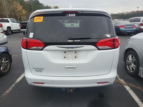 2020 Chrysler Voyager LX