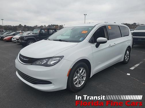 2020 Chrysler Voyager LX