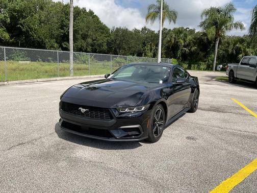 2024 Ford Mustang EcoBoost