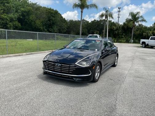 2022 Hyundai SONATA SE