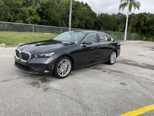2024 BMW 530 i
