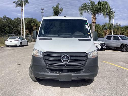 2022 Mercedes-Benz Sprinter 1500 Standard Roof I4
