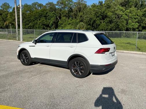 2022 Volkswagen Tiguan 2.0T SE 4MOTION