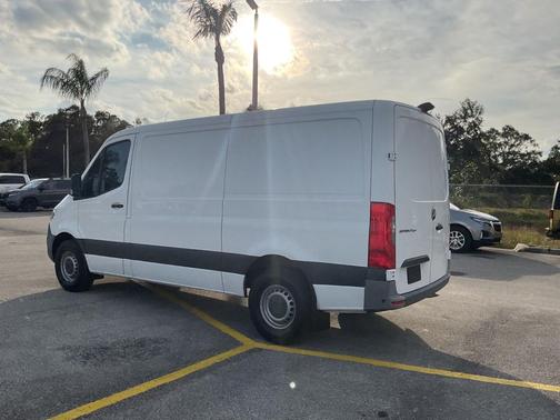 2022 Mercedes-Benz Sprinter 1500 Standard Roof I4