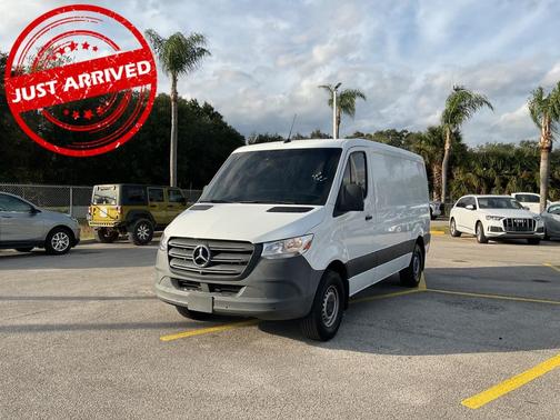 2022 Mercedes-Benz Sprinter 1500 Standard Roof I4