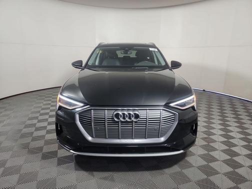 2021 Audi e-tron Premium
