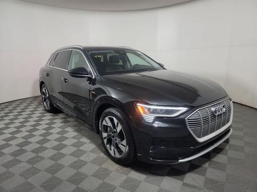 2021 Audi e-tron Premium