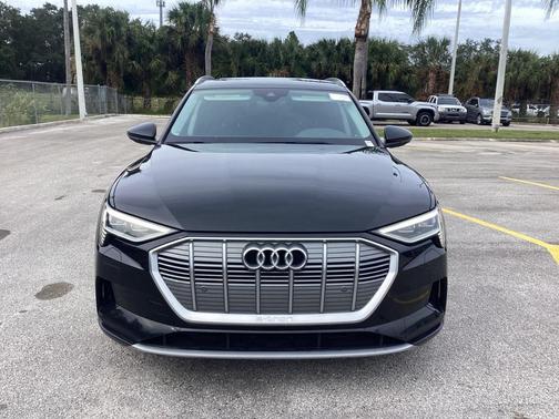 2021 Audi e-tron Premium