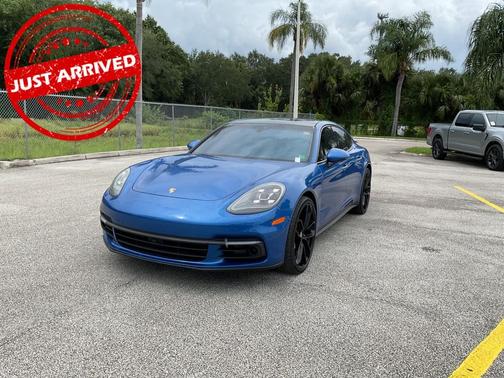 2017 Porsche Panamera 4S