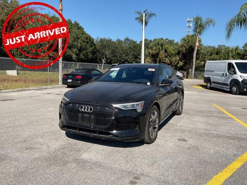 2022 Audi e-tron Premium