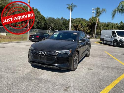 2022 Audi e-tron Premium