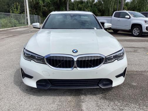 2019 BMW 330 i