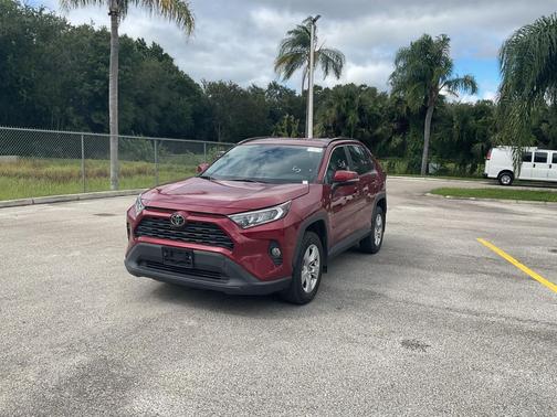 2020 Toyota RAV4 XLE