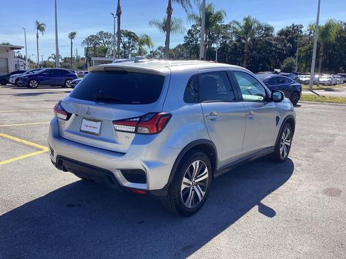 2024 Mitsubishi Outlander Sport SE