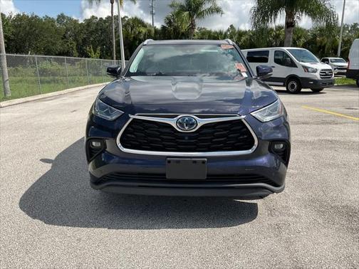 2022 Toyota Highlander Hybrid Limited