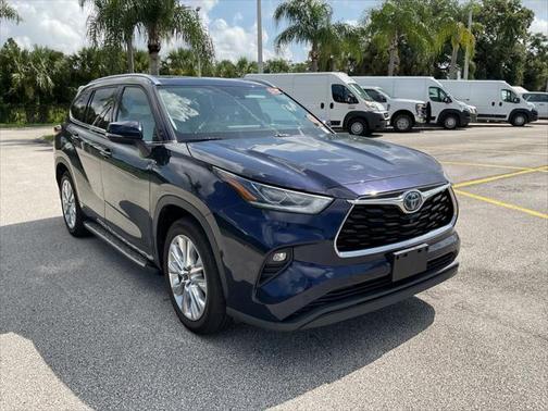 2022 Toyota Highlander Hybrid Limited
