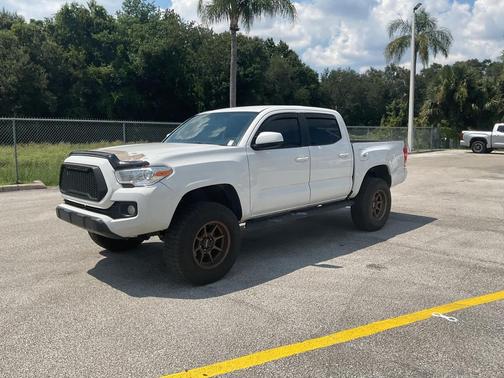 2017 Toyota Tacoma SR